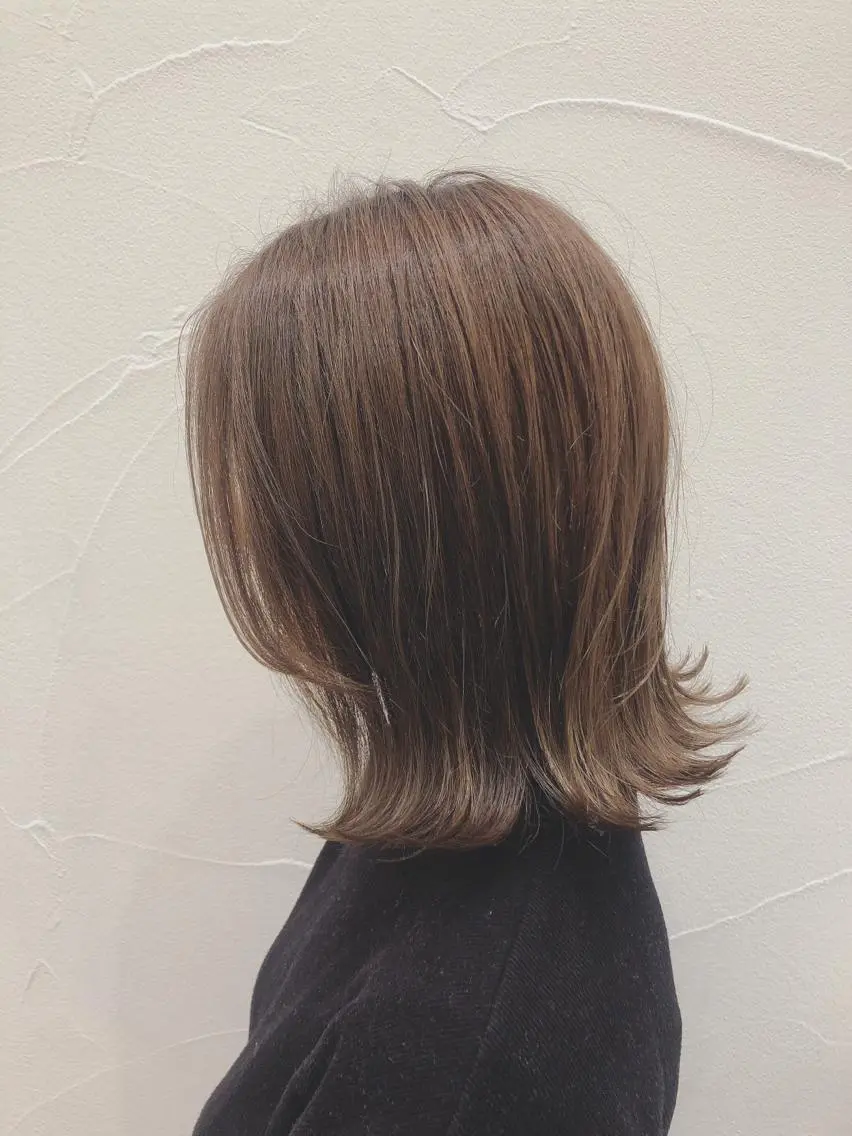 ミディアム カラー ボブ 外ハネヘア Ash中目黒店 榊間茜のヘアスタイル
