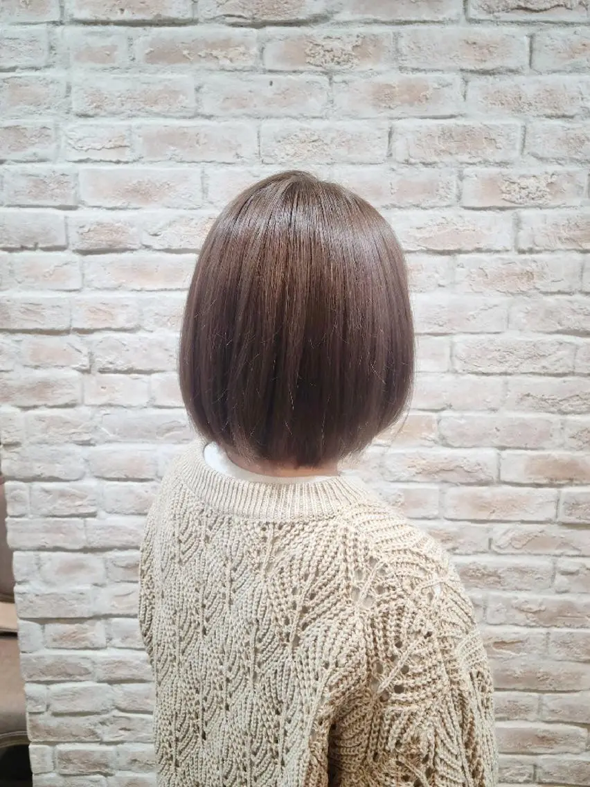 ミディアム カラー ブリーチ グレージュ 赤松 摩美のヘアスタイル