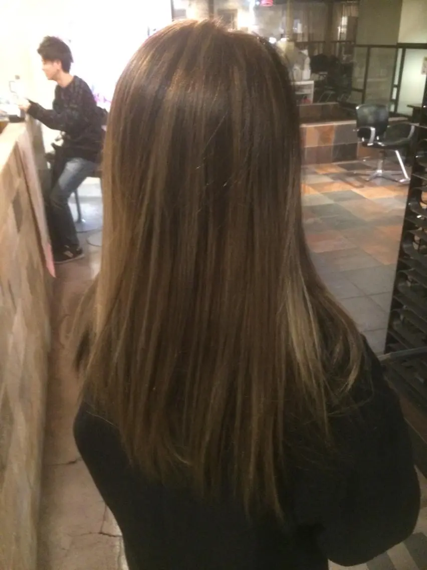 ロング 外国人風カラー ハイライト Eliss 堀江のヘアスタイル