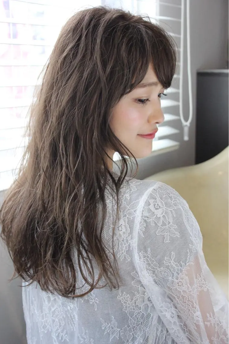セミロング カラー ブリーチ ブリーチなしカラー カット ヘアカラー トリートメント 大西 直人のヘアスタイル