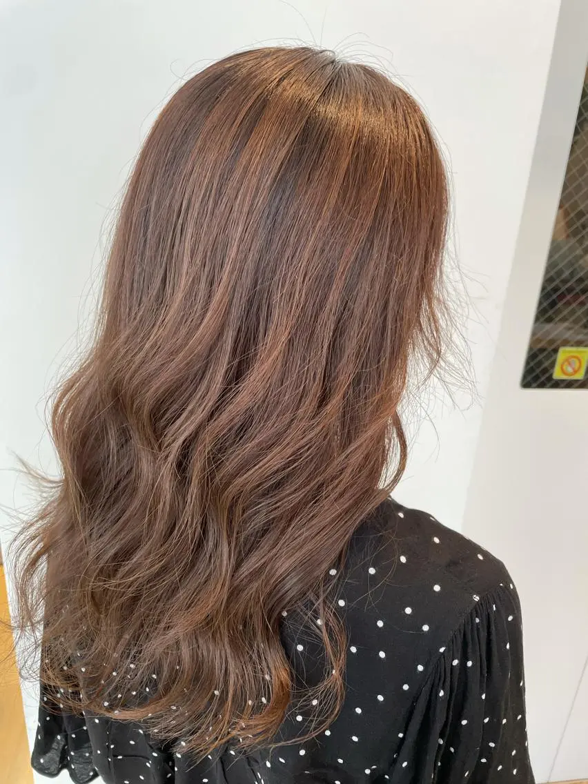 セミロング カラー ヘアカラー トリートメント 美髪形成!色素改善! 秋田 和輝のヘアスタイル