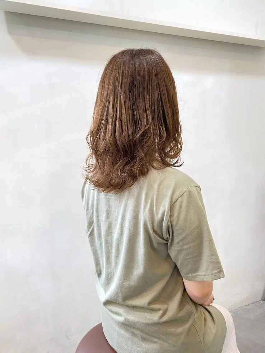セミロング カラー ヘアカラー 進 詩織のヘアスタイル