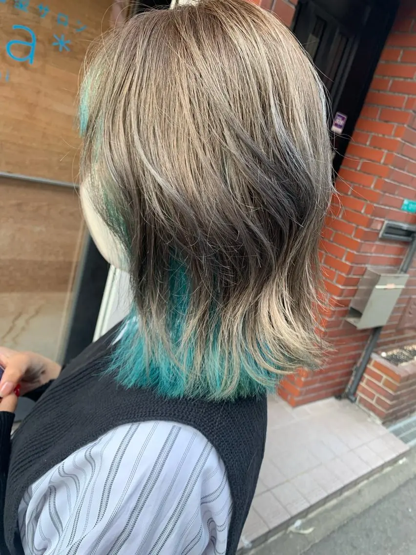 ミディアム アッシュ トリートメント newi +uta* りさのヘアスタイル
