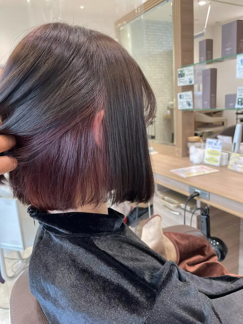 ミディアム カラー インナーカラー レッドカラー ボブ 加藤 未歩のヘアスタイル