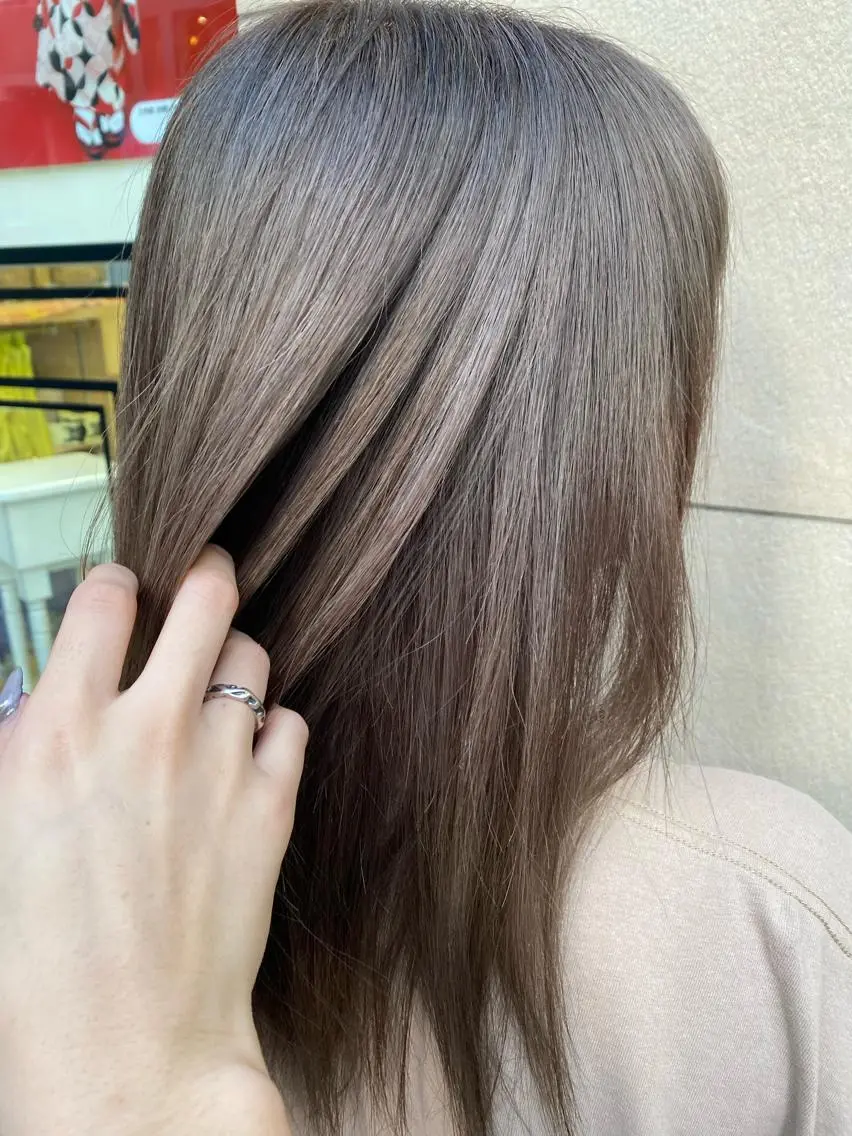 セミロング カラー ヘアアレンジ ネイル マツエク・マツパ 透明感カラー グレージュ ワンカラーネイル 💠AYANE /吉祥寺💠の眉毛・アイブロウイメージ