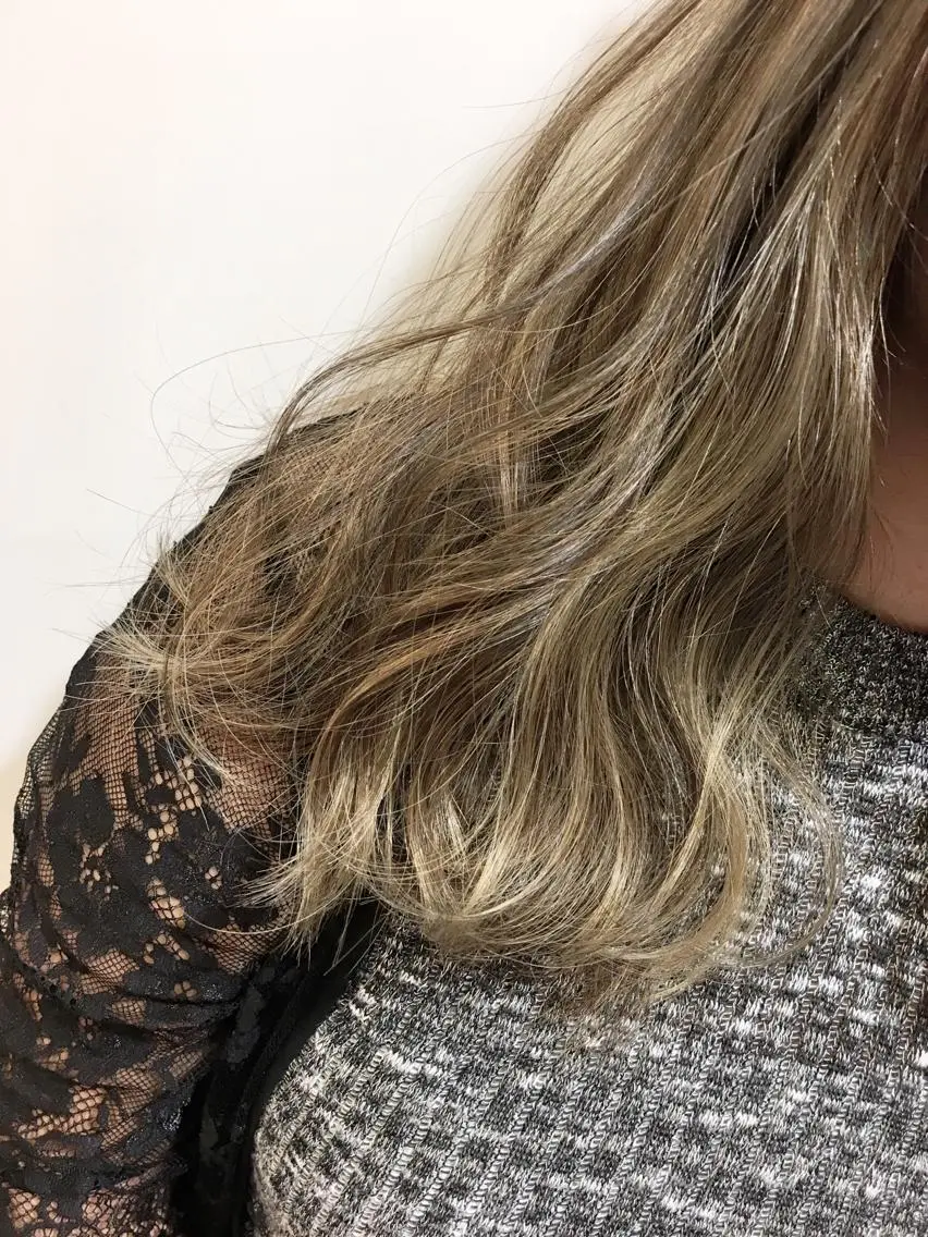 ロング カラー グレージュ ハイライトカラー ハイライト 海外風レイヤーカット 👑店長　平松　由のヘアスタイル