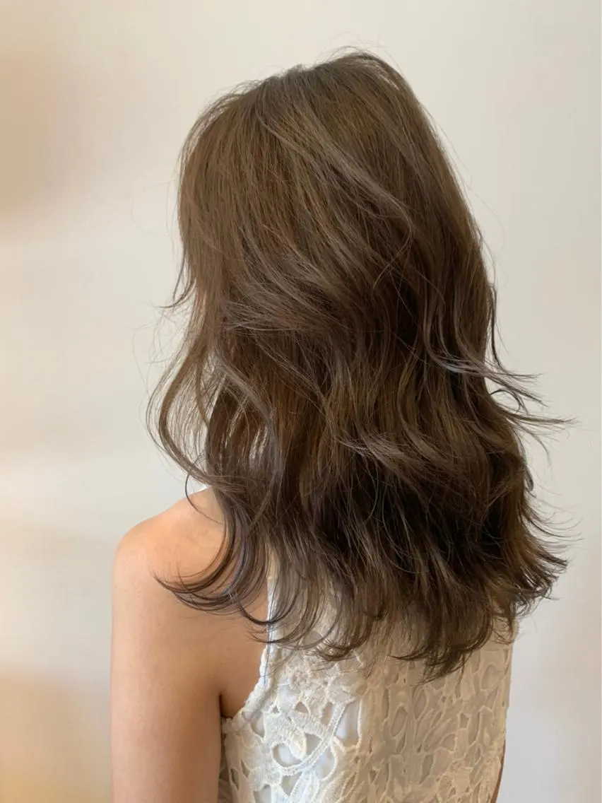セミロング カラー 韓国風・ブリーチなし ・あり後藤 一斗店長のヘアスタイル