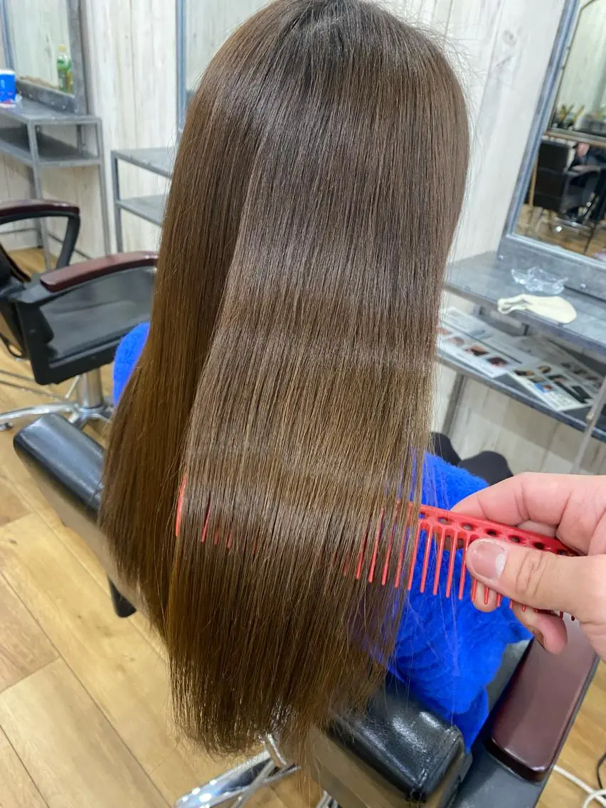 ロング アッシュ くびれヘア 外国人風カラー レイヤーカット カット ヘアカラー トリートメント 夜23時まで予約🉑 reverieあきらのヘアスタイル