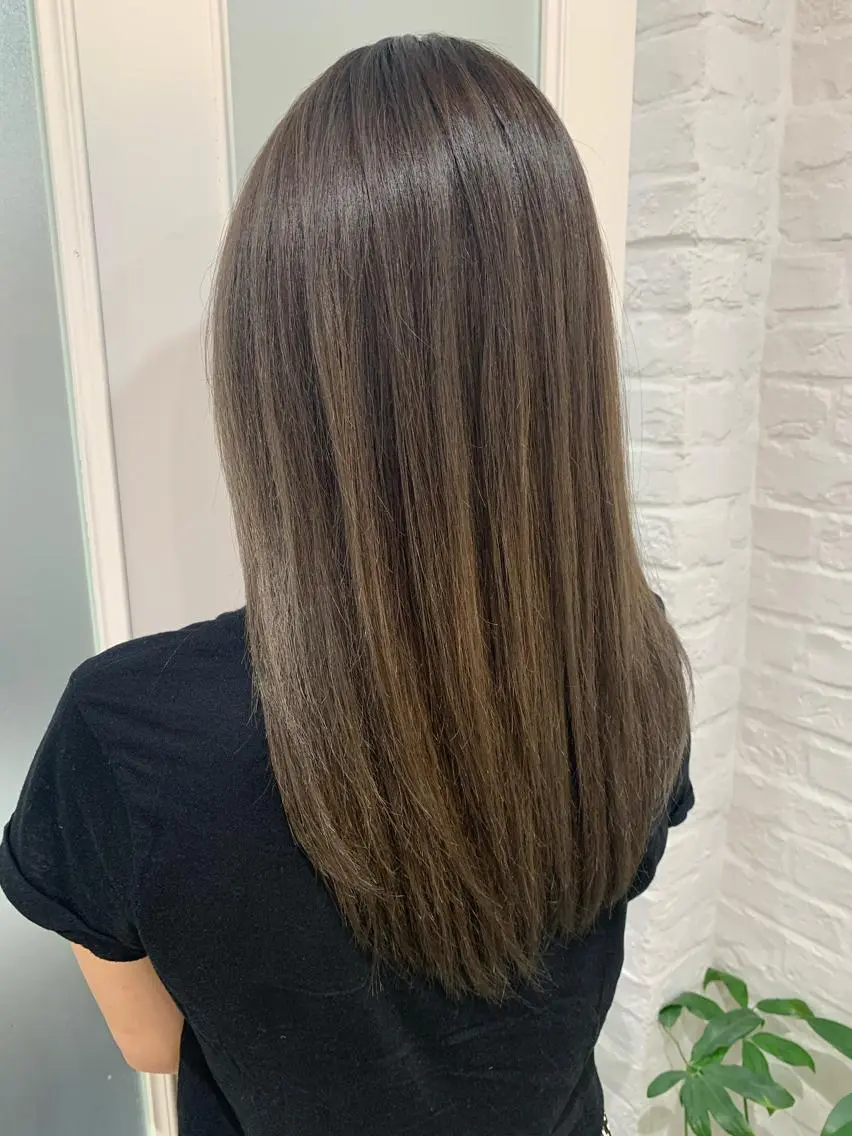 ロング ヘアカラー トリートメント 米津 優花のヘアスタイル