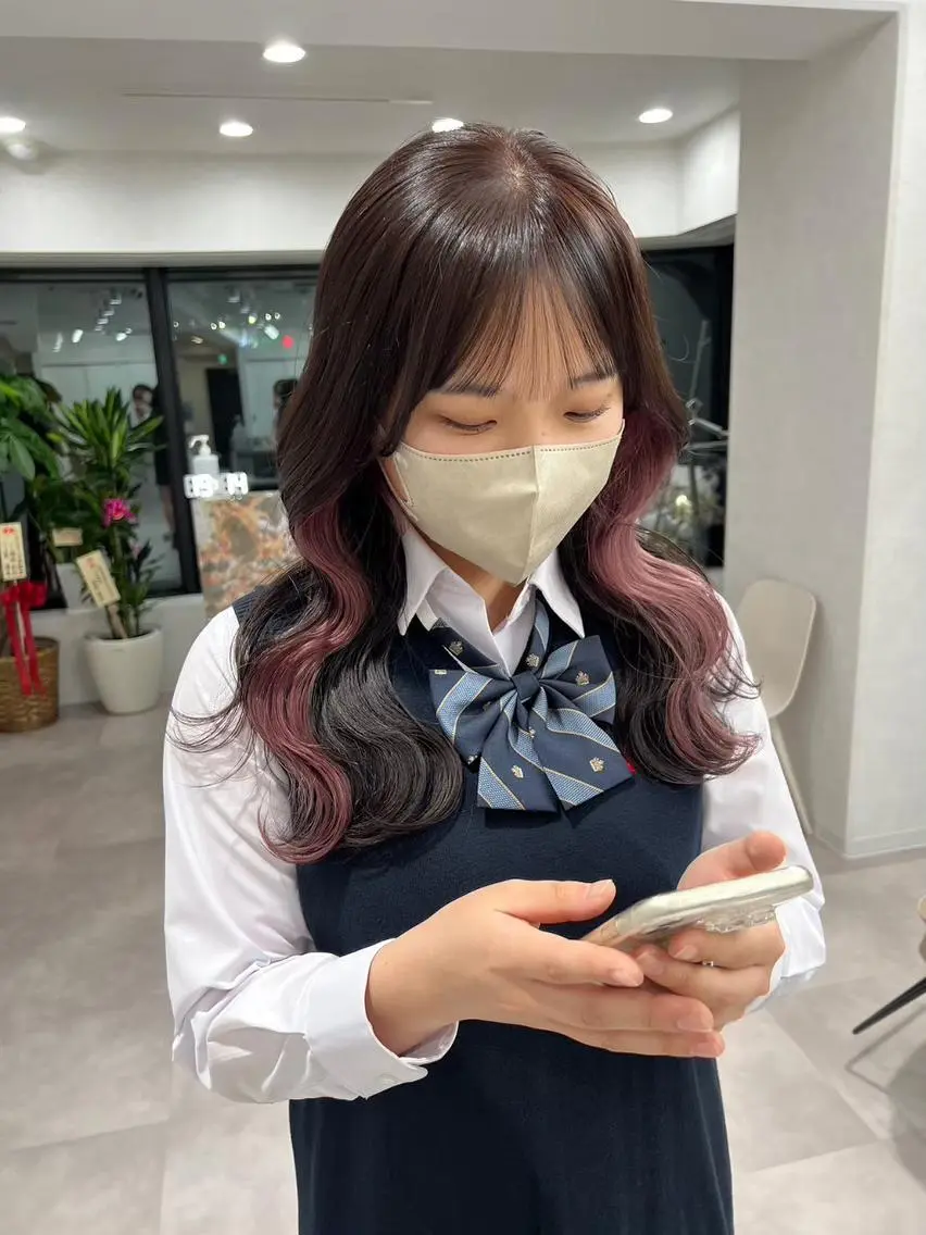 セミロング カラー グラデーションカラー AIRI🦋ブリーチ /レイヤー🦋のヘアスタイル