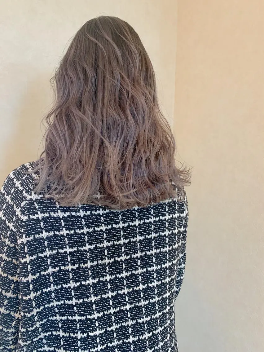 ロング レイヤーカット Lit.豊橋 夏目のヘアスタイル