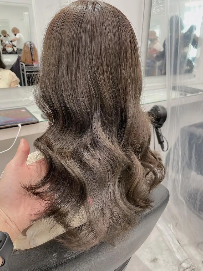 ロング カラー ヘアアレンジ 透け上品ハイトーン 職人ゆうと🤍のヘアスタイル