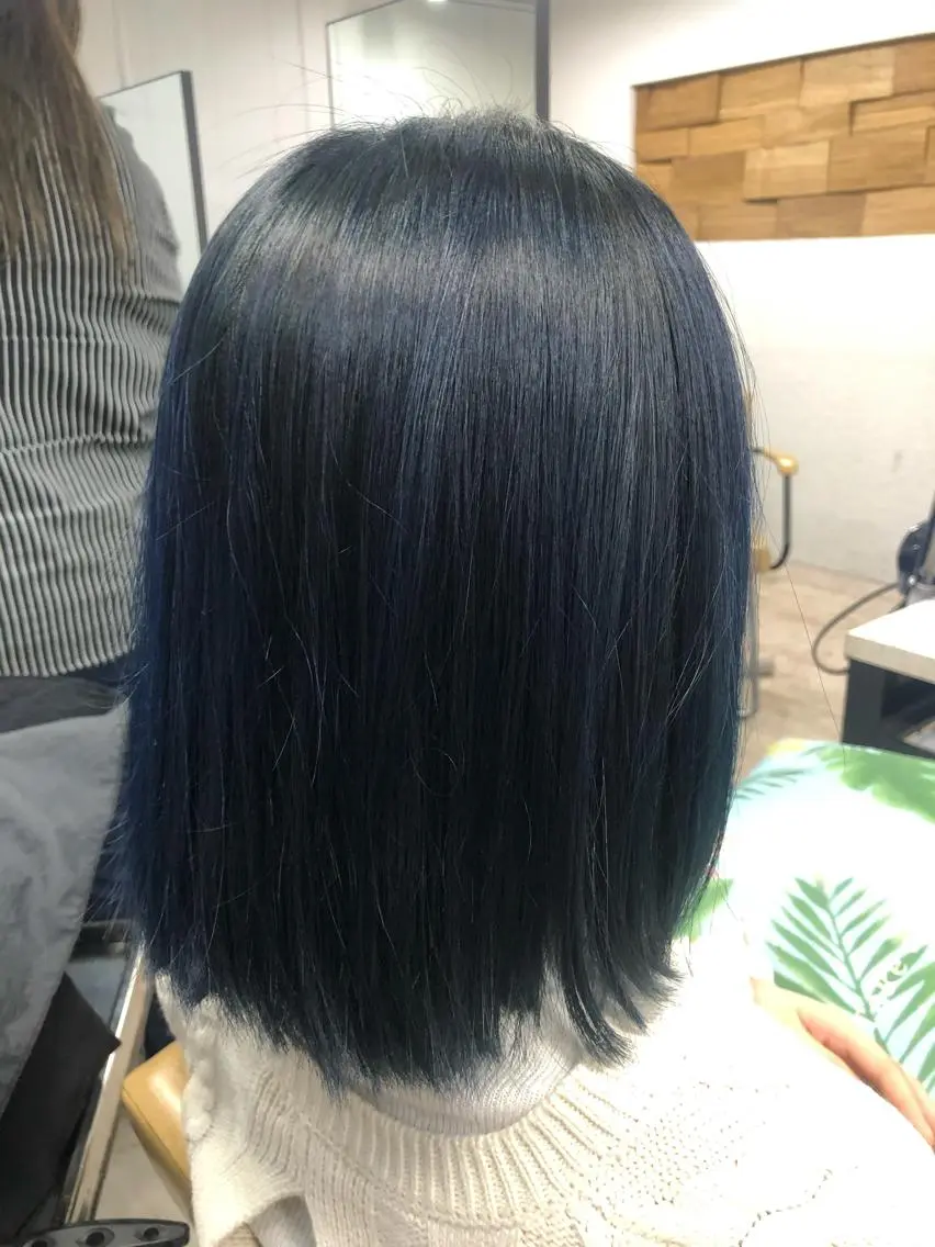 カラー ネイビーカラー ヘアカラー トリートメント 槙川 郁弥のヘアスタイル