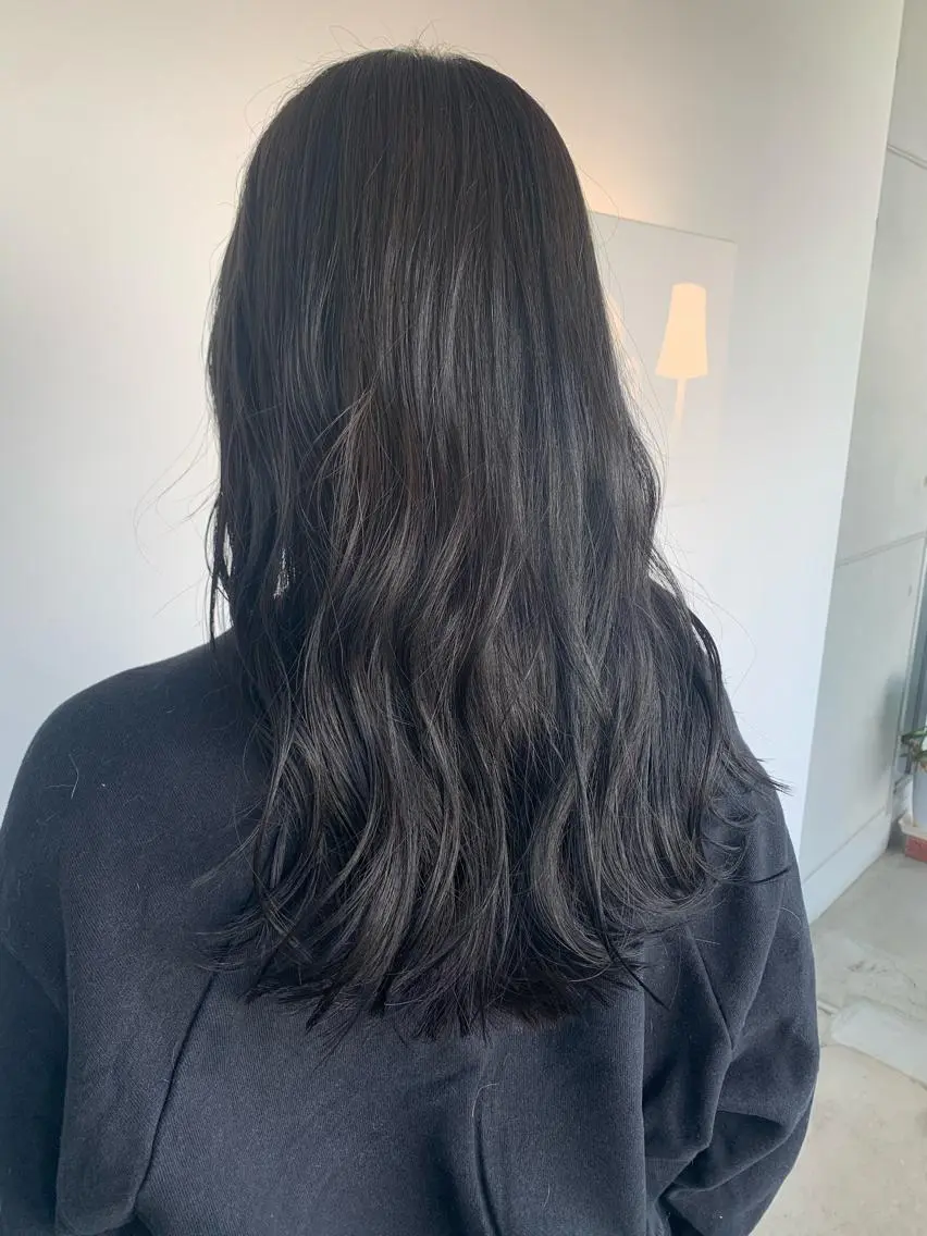 セミロング おせ ちさとのヘアスタイル