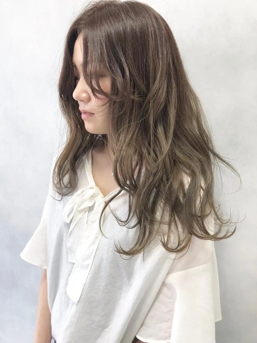 ロング 外国人風カラー ハイライト ヘアカラー トリートメント 小澤大輔 YOLO hairのヘアスタイル