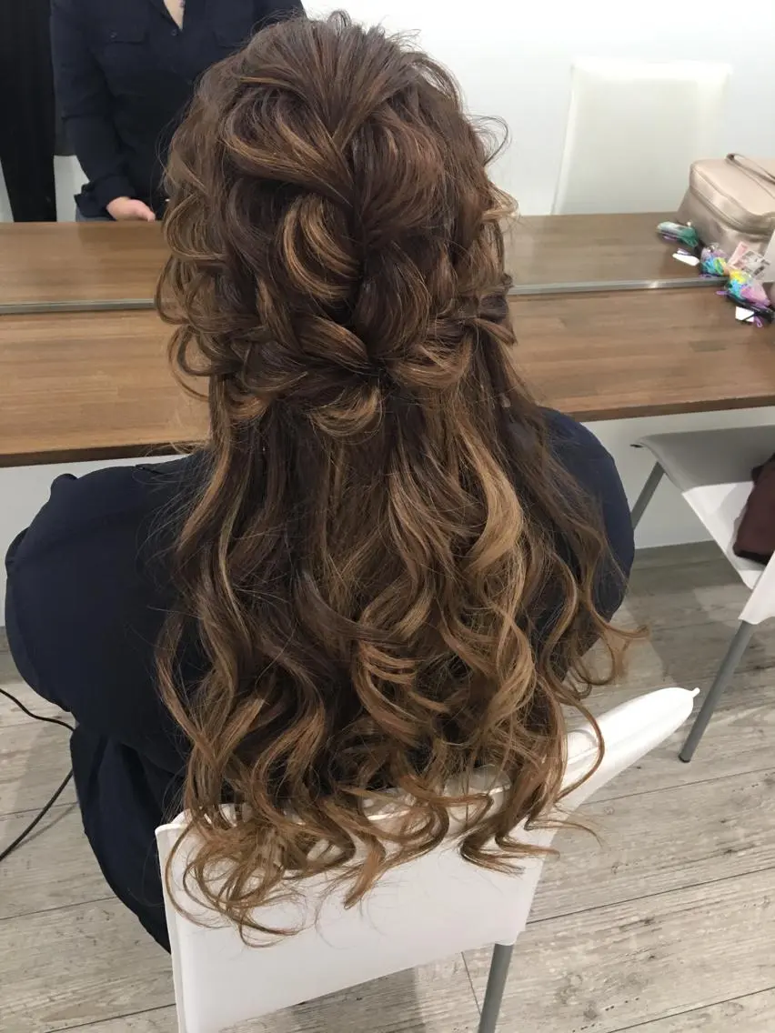 ロング ヘアアレンジ ハーフアップ 塩谷 樹里のその他イメージ