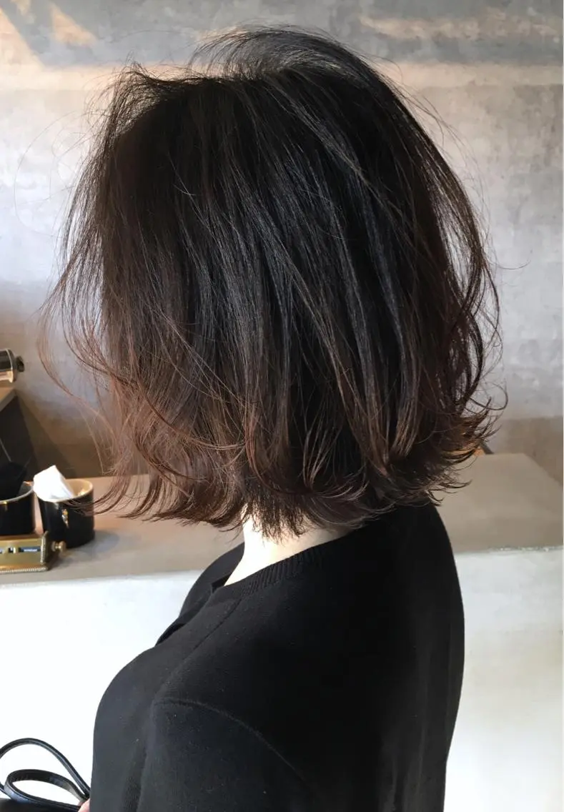 ミディアム 俵 知広のヘアスタイル