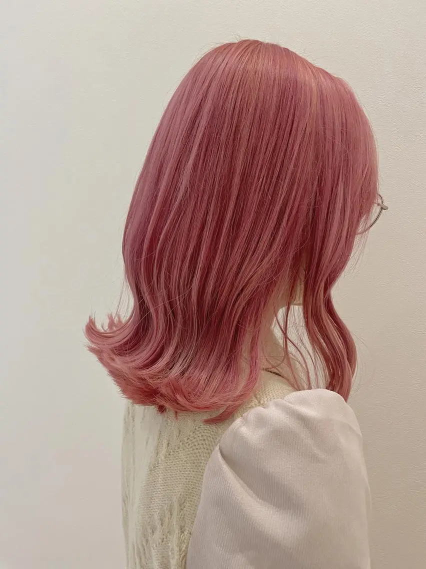 ミディアム カラー ピンクカラー 石黒 晴香のヘアスタイル