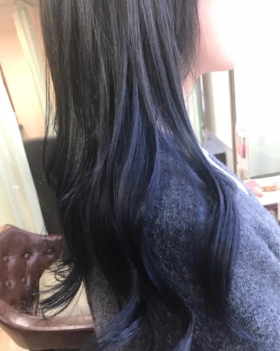 ロング カラー アッシュ ブリーチ ブルーカラー ヘアカラー トリートメント Rina Imaiのヘアスタイル