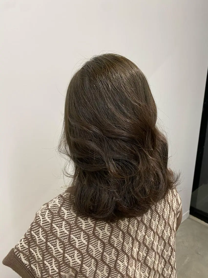 ミディアム カラー ヘアカラー ブリーチなしカラー 🤍　Mihanaのヘアスタイル