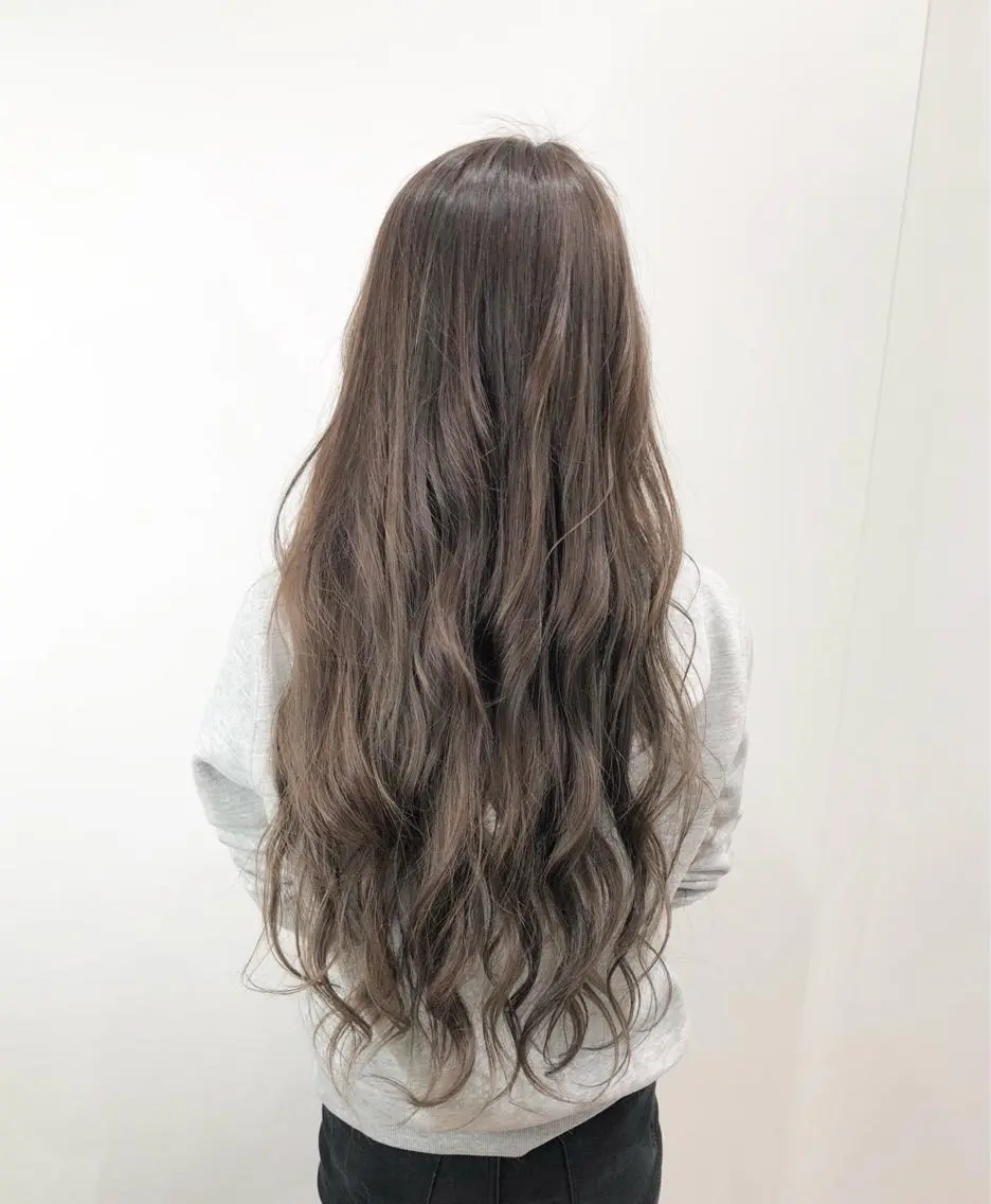 ロング カラー グレージュ 🌙HIZUKI🌙 ハイトーン 艶髪のヘアスタイル