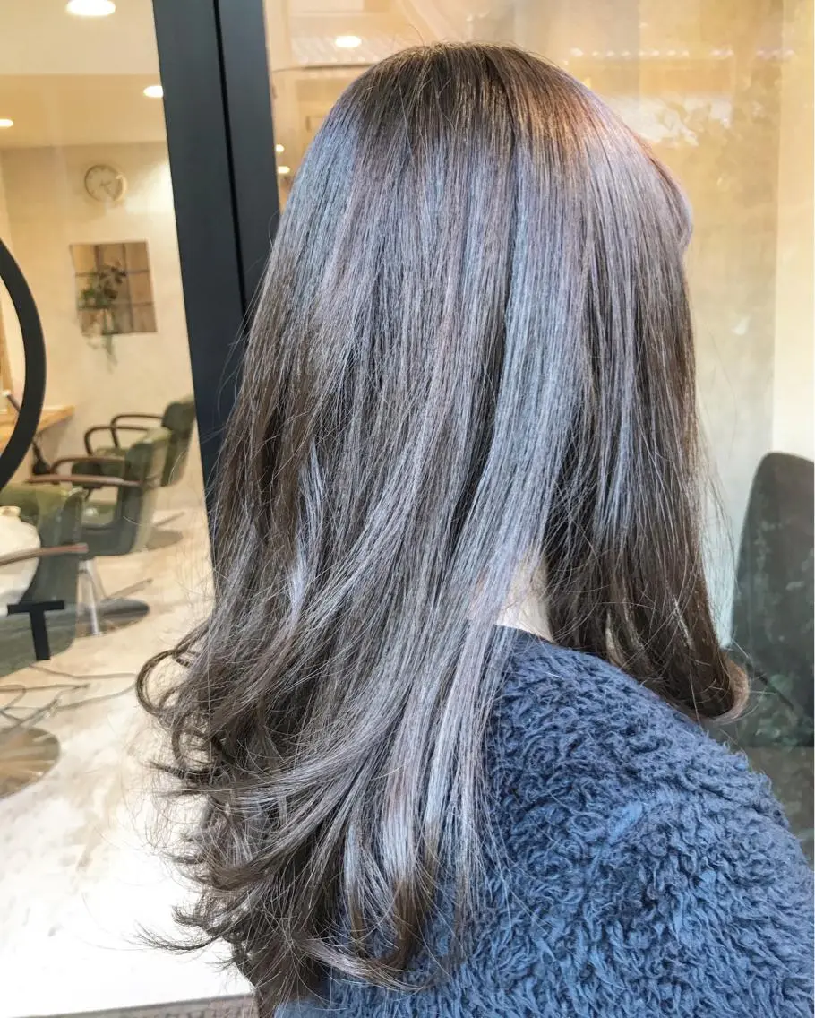 セミロング カラー イルミナカラー エイト ウメダのヘアスタイル