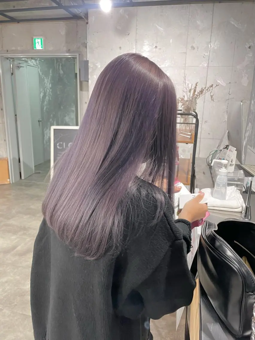 セミロング カラー パーマ ヘアアレンジ メンズ キッズ ネイル マツエク・マツパ アイブロウ ヘアカラー トリートメント ヘッドスパ 透明感カラー・レイヤ ー🎀amika🎀のヘアスタイル