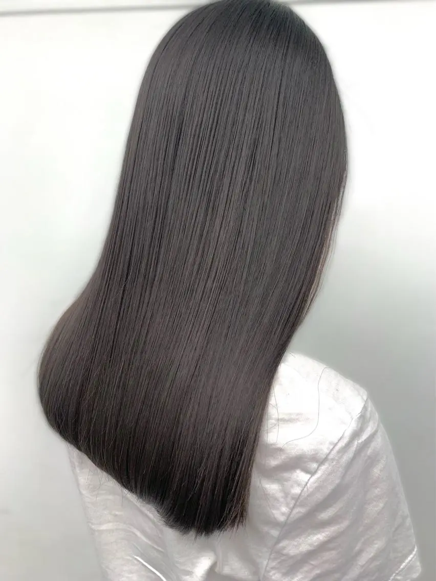 セミロング カラー アッシュ ベージュカラー 透明感カラー カット ヘアカラー トリートメント 鈴木 一貴のヘアスタイル