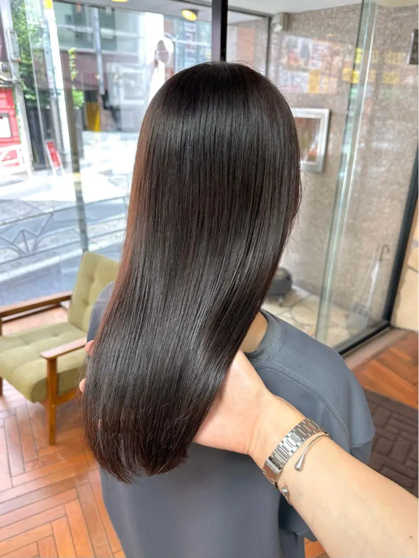 ロング カラー ブリーチ グレージュ ブリーチなしカラー オリーブグレージュ オリーブグレー 矢野 晃平のヘアスタイル
