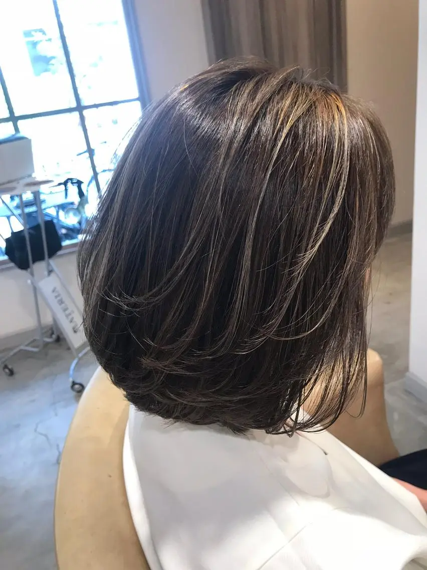 ショート カラー パーマ ヘアアレンジ キッズ ネイル マツエク・マツパ グレージュ ハイライトカラー ボブ ハイライト ヘアカラー トリートメント 韓国♡ハイライト ♡YURIのヘアスタイル