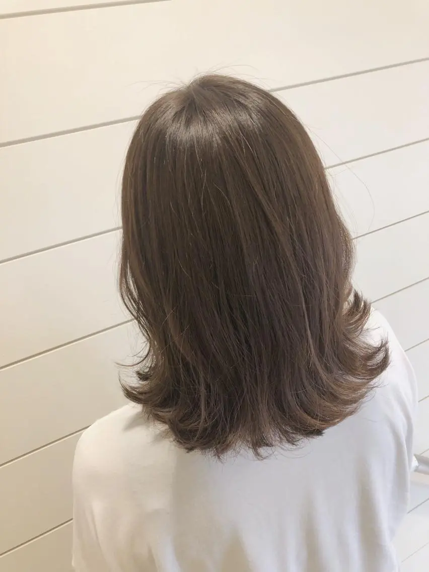 セミロング カラー ベージュカラー 伸ばしかけ ヘアカラー トリートメント 🍊新宿南口🍊 ERINAのヘアスタイル