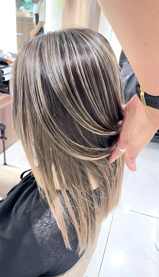 ロング カラー バレイヤージュ 髪質改善 レイヤーカット カット ヘアカラー トリートメント 山崎俊輔/髪質改善 /バレイヤージュのヘアスタイル