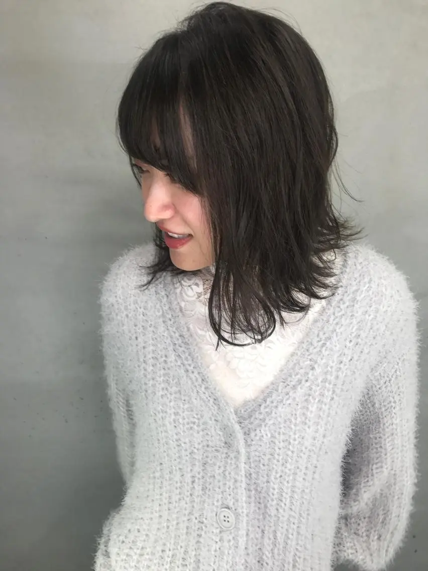 セミロング カラー アッシュ アッシュグレー アッシュグレージュ ブリーチ 透明感カラー 【🫧美髪艶髪】 🎖️MARIAのヘアスタイル