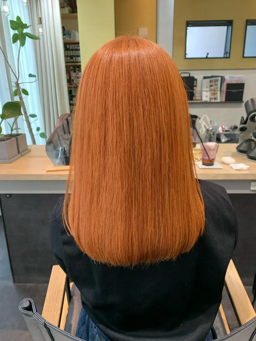 セミロング カラー ブリーチ オレンジ カット ヘアカラー トリートメント hubhair レイヤー/透明感のヘアスタイル