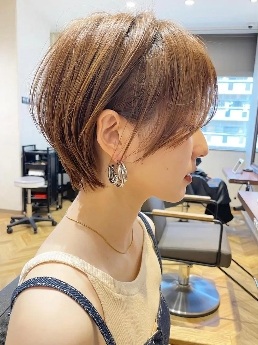 ショート ボブ ショートヘア 小顔カット かえ🩶韓国ボブ🎀 透明感カラー🥣のヘアスタイル
