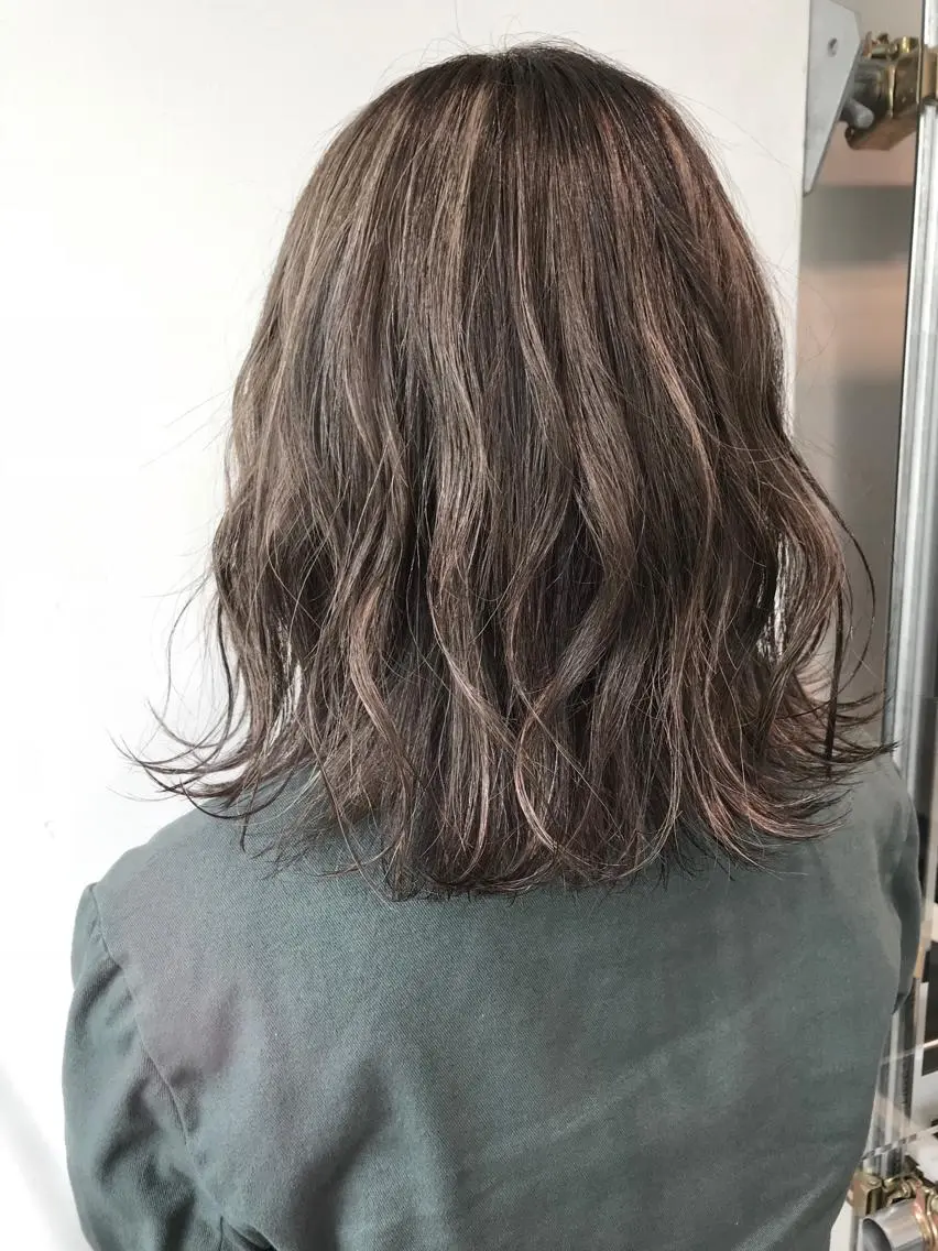 ミディアム カラー ハイライトカラー ハイライト 透明感カラー/ レイヤー　YUKAのヘアスタイル