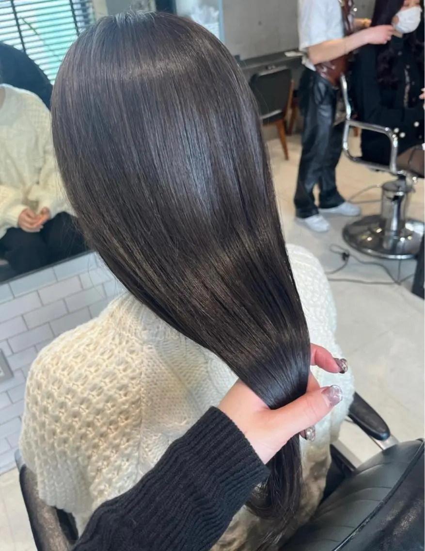 ロング カラー パーマ ヘアアレンジ ヘアカラー トリートメント 透明感/オリーブ/ グレージュ/YUKAのヘアスタイル