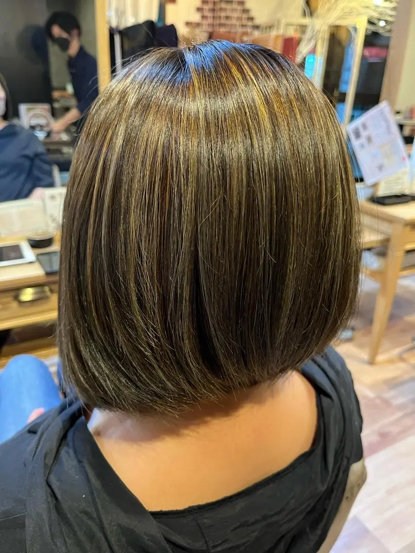 カラー ハイライトカラー 松下 詩恵里のヘアスタイル