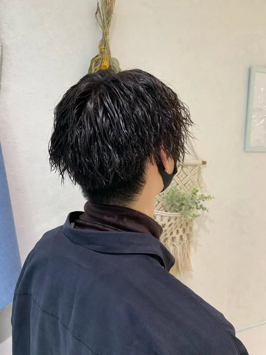 ショート カラー パーマ ヘアアレンジ メンズ カット ヘアカラー トリートメント ハイトーンカラー🤍 山下 優華のヘアスタイル