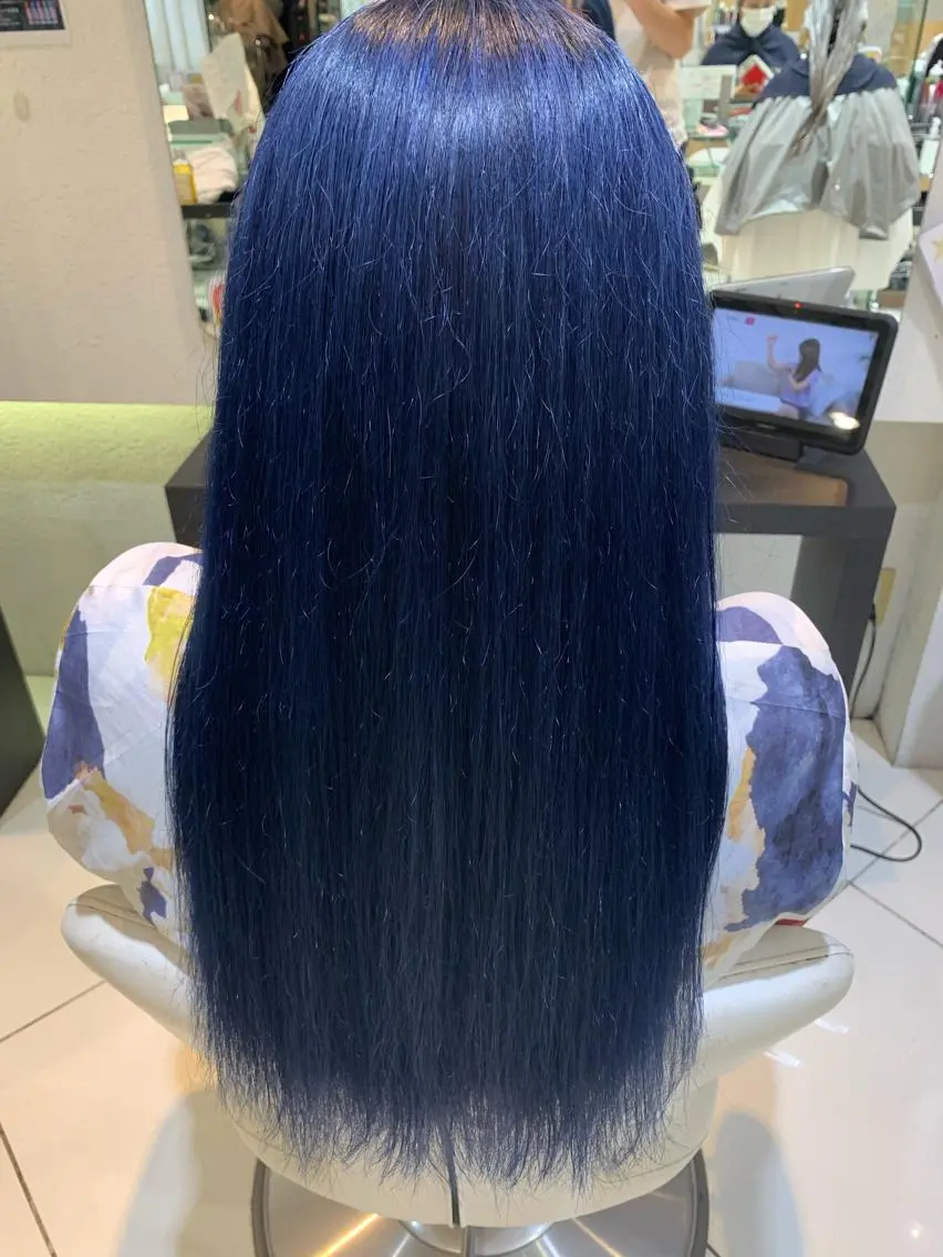 ロング カラー ブリーチ ブルーカラー ネイビーカラー 糟谷 慈英のヘアスタイル