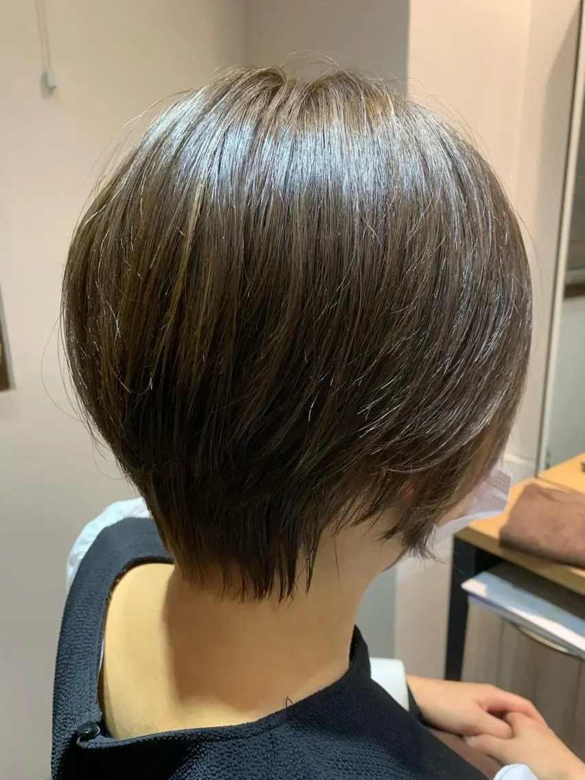 ショート ショートヘア カット ヘアカラー リンネ 甲東園のヘアスタイル