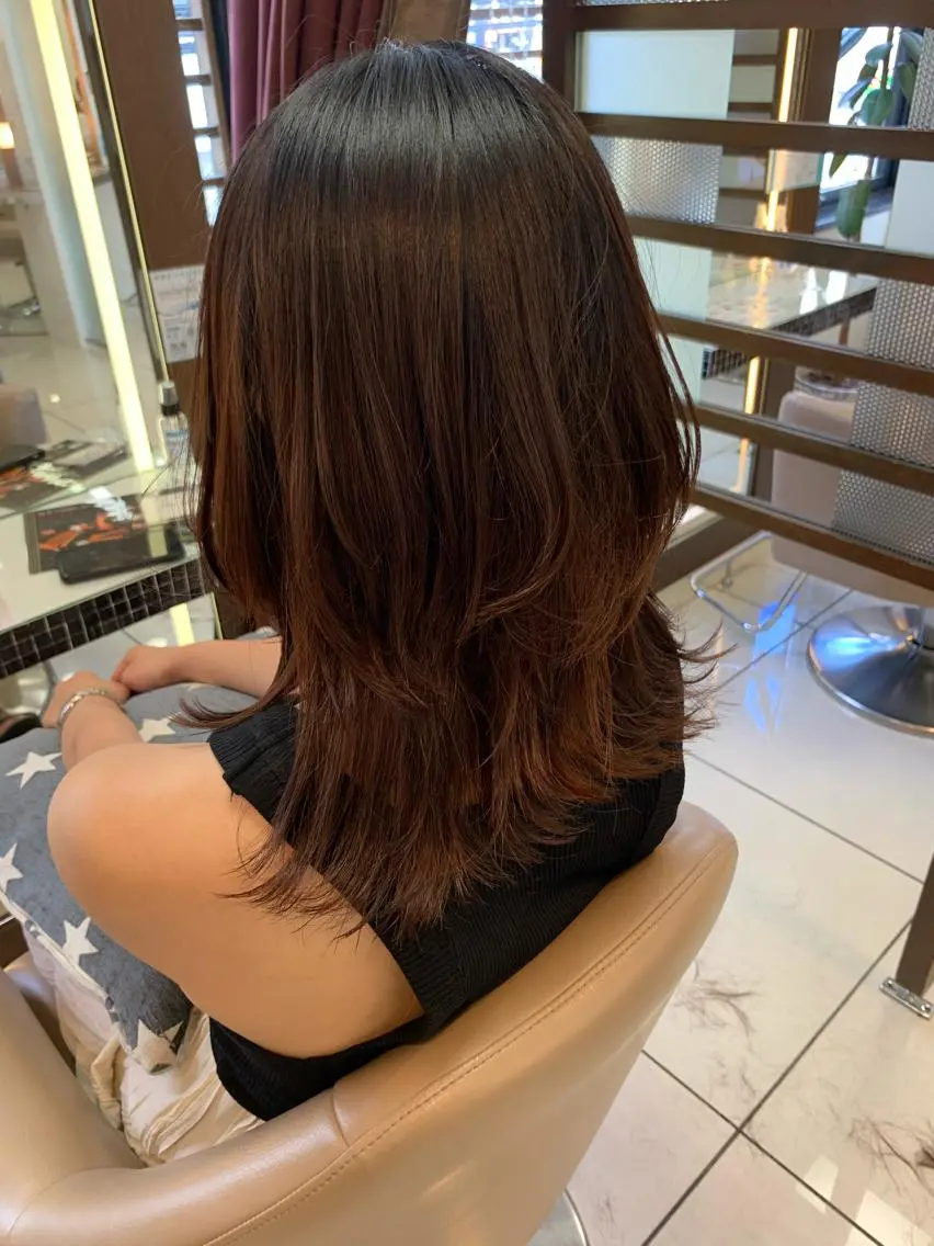 ミディアム 羽エクステ🪽 🤍まき🤍のヘアスタイル