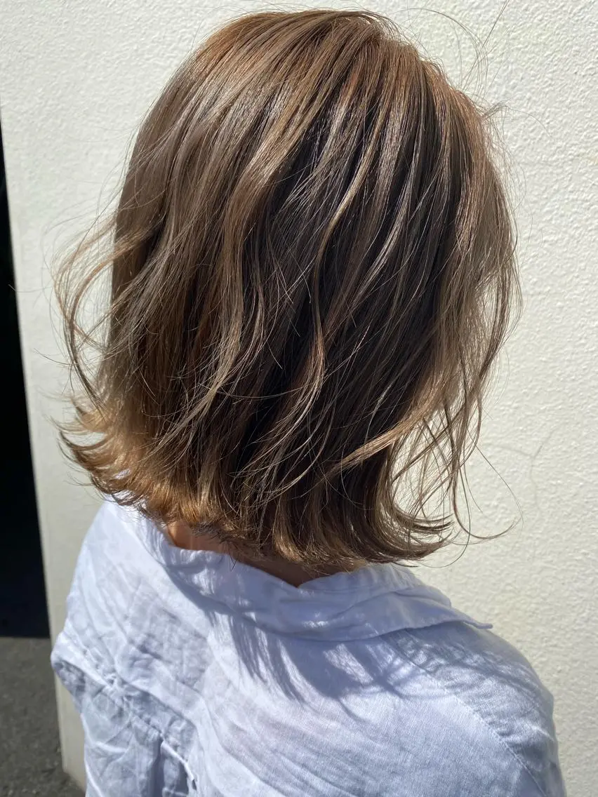 ミディアム アッシュ 外ハネヘア hair terra ce M奈良店のヘアスタイル