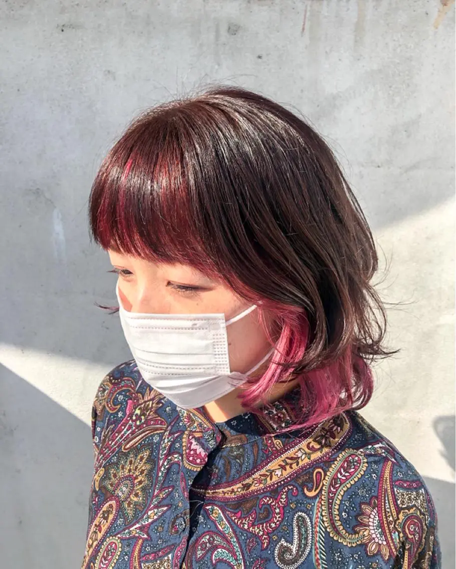 ミディアム カラー ヘアアレンジ ブリーチ インナーカラー ピンクカラー ウルフカット カット ヘアカラー 佐藤 美聡のヘアスタイル