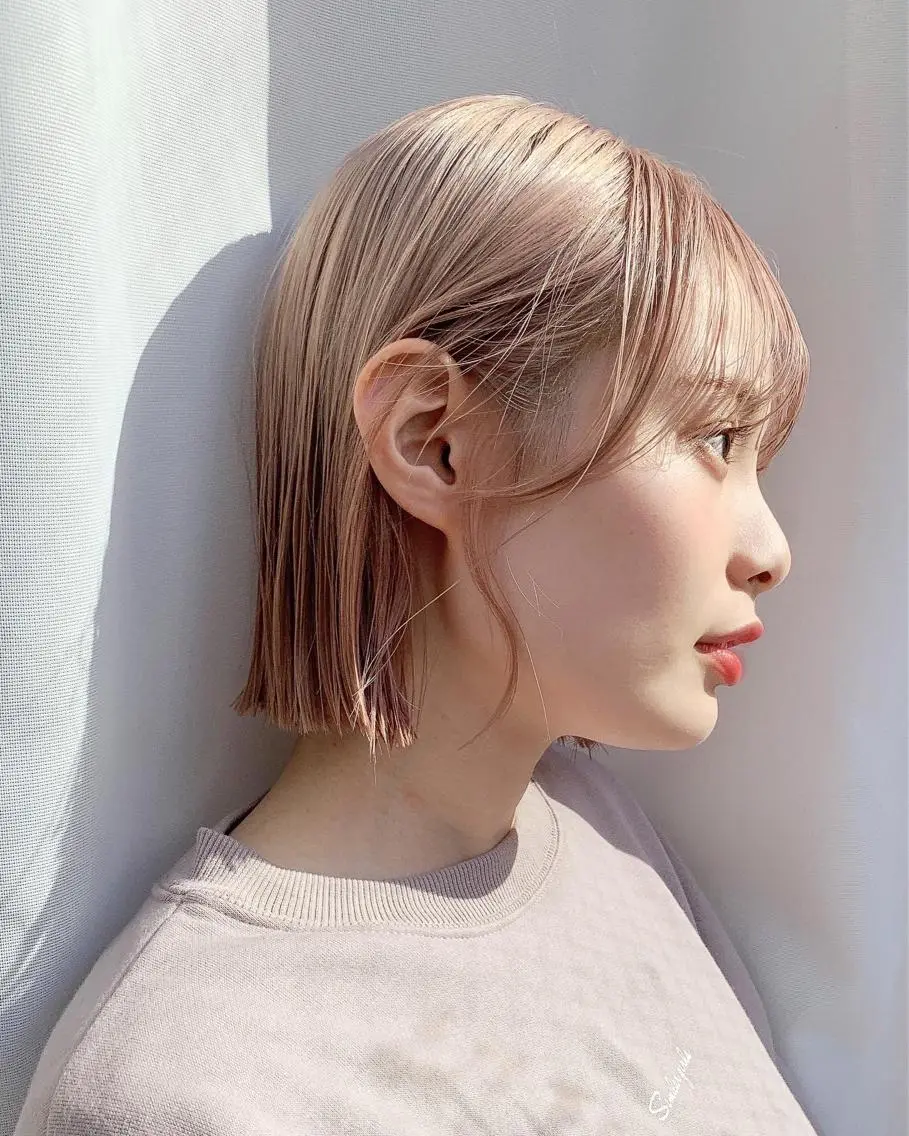 ミディアム カラー ベージュカラー 透明感カラー グレージュ ボブ カット ヘアカラー トリートメント レイヤー専門家 ダブルカラー修のヘアスタイル