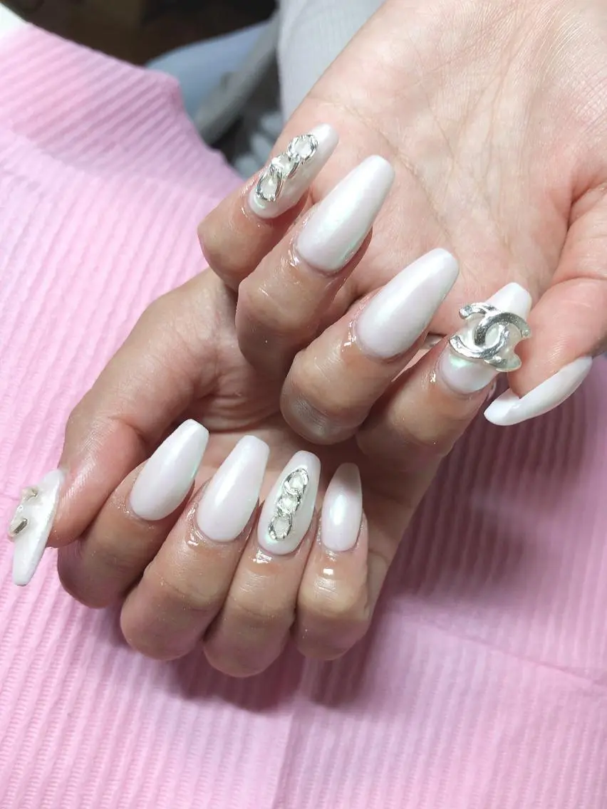 ミディアム ネイル ハンドネイル 《LB》ラブリエ Nail&eyeのマツエク・マツパデザイン