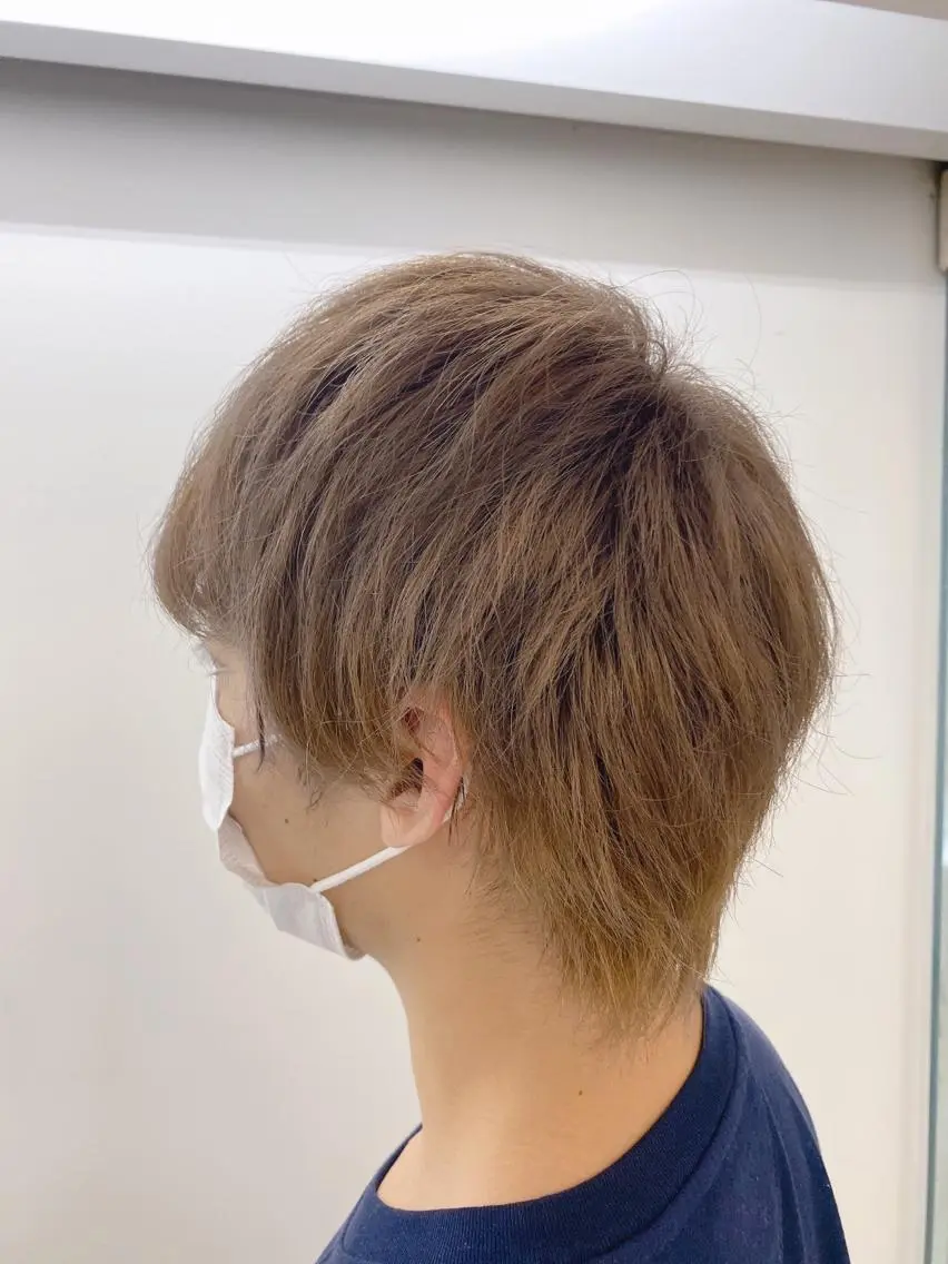 カラー メンズ メンズブリーチ ブリーチ コテ巻き風パーマ 藤澤　知彌のヘアスタイル