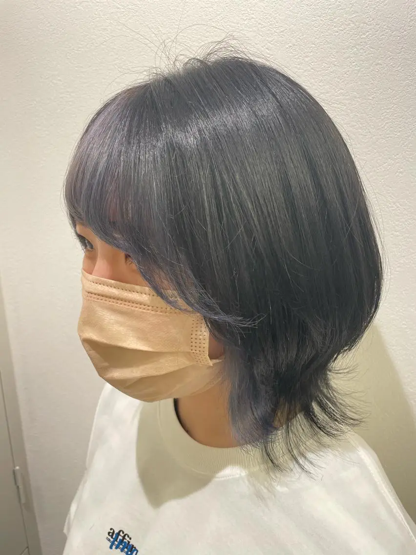 ミディアム カラー 渡部凌我 小顔ウルフ ハイトーンカラーのヘアスタイル