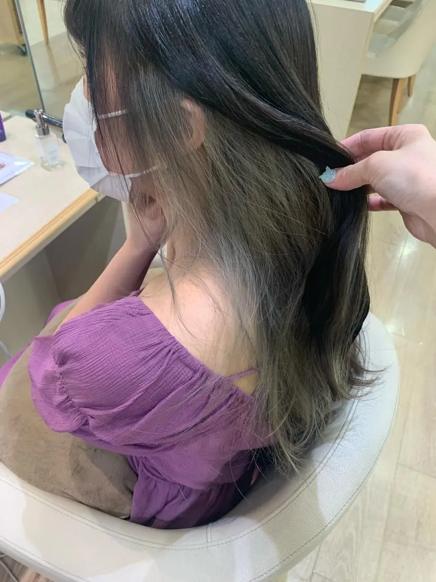セミロング カラー 暖色/ブリーチカラー 🎀 M i k uのヘアスタイル