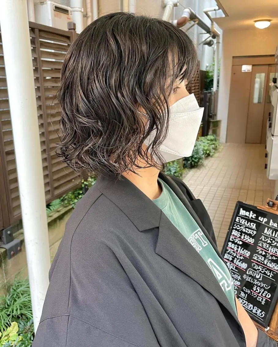 ショート カラー パーマ 切りっぱなしボブ 前下がりボブ ショートボブ 黒髪 インナーカラー 髪質改善 縮毛矯正/ レイヤー/銀座/本木のヘアスタイル